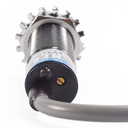 Sensor de Proximidad Capacitivo de 3 cables. Rosca: M18. Salida PNP N.O. 6-36VDC - Materiales ferrosos y no ferrosos.