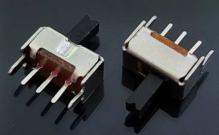 Switch Deslizante 1P2T de 3 Pines + 2 Soporte SS12D07VG5